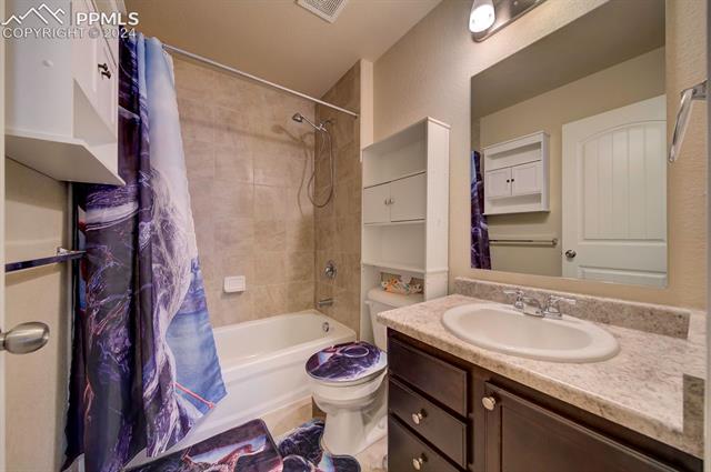 11353 Avena Road Peyton, CO 80831 - Photo 40 of 46 Another view of upstairs bathroom