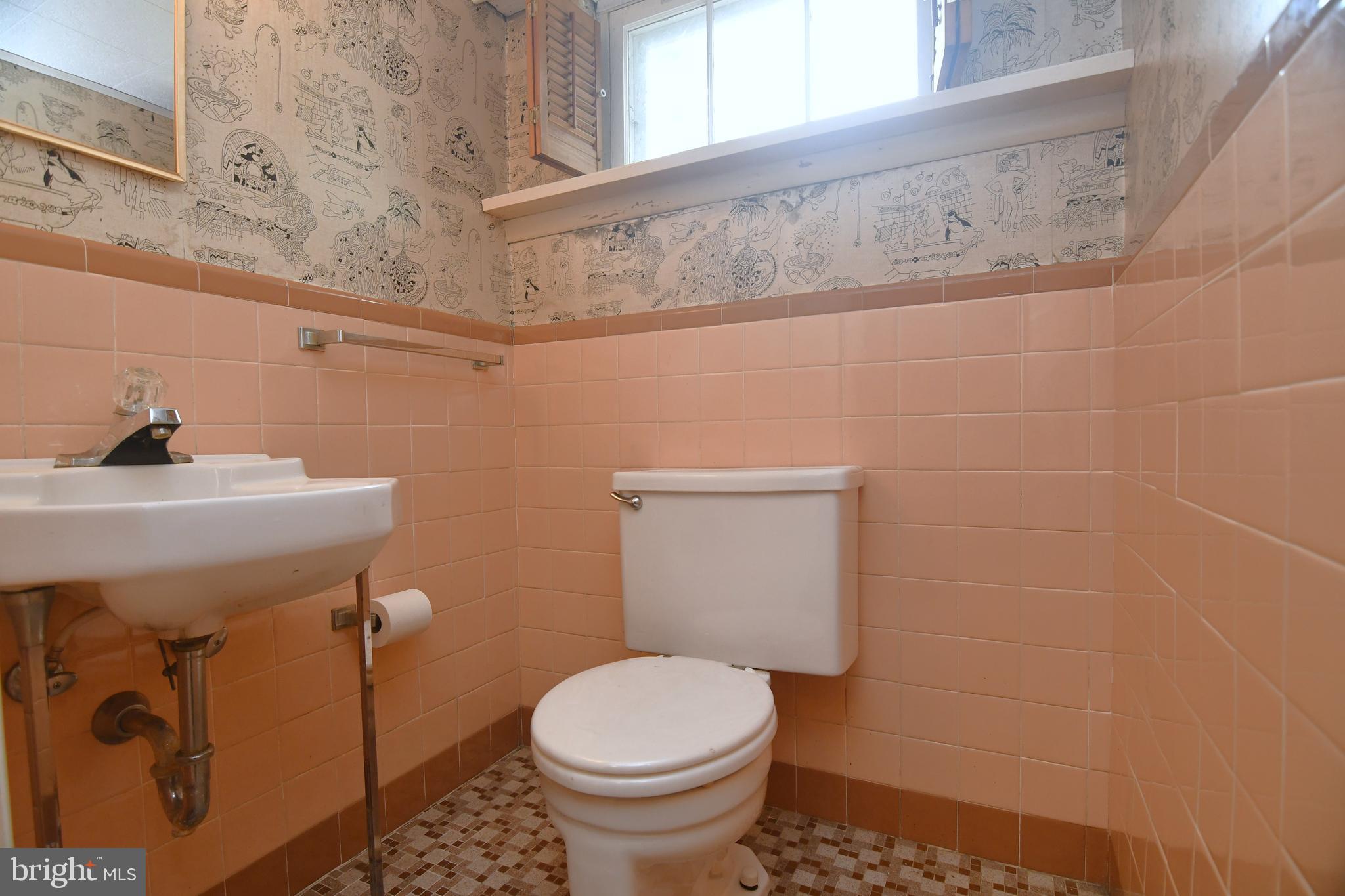 800 Bluebell Road Warminster, PA 18974 - Photo 24 of 31 Basement: Half Bath!