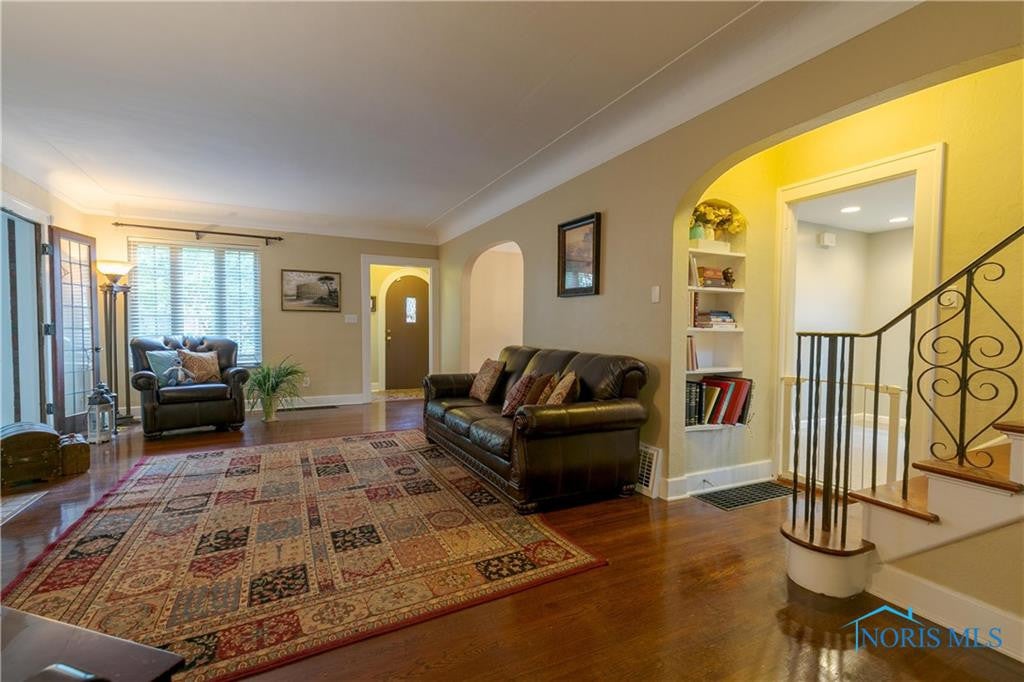 2913 Goddard Road Toledo, OH 43606 - Photo 8 of 36 Gallery Image 8