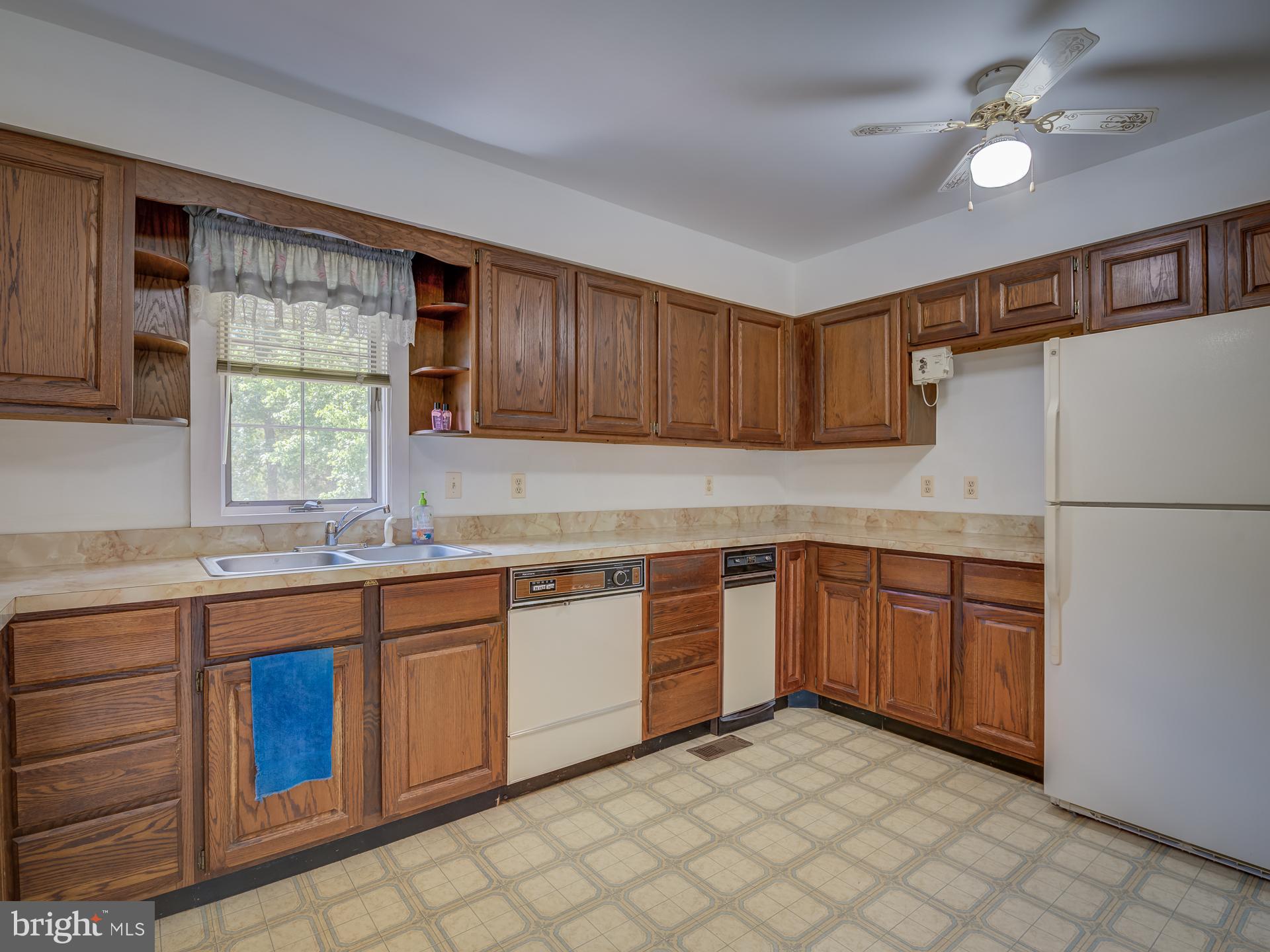 12346 Elk Run Road Midland, VA 22728 - Photo 16 of 61 Kitchen