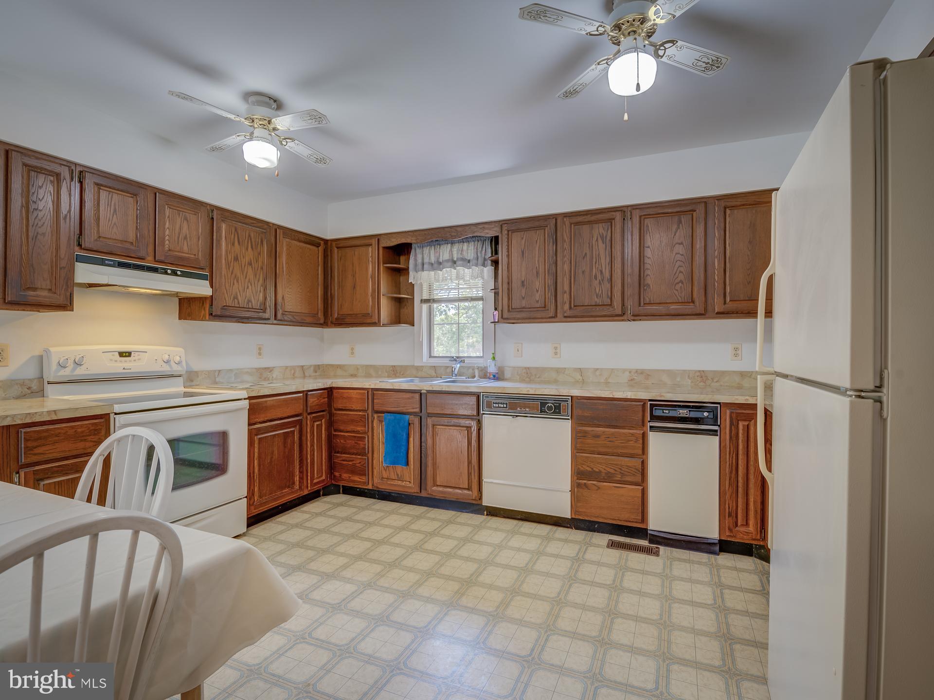 12346 Elk Run Road Midland, VA 22728 - Photo 18 of 61 Kitchen View walking in