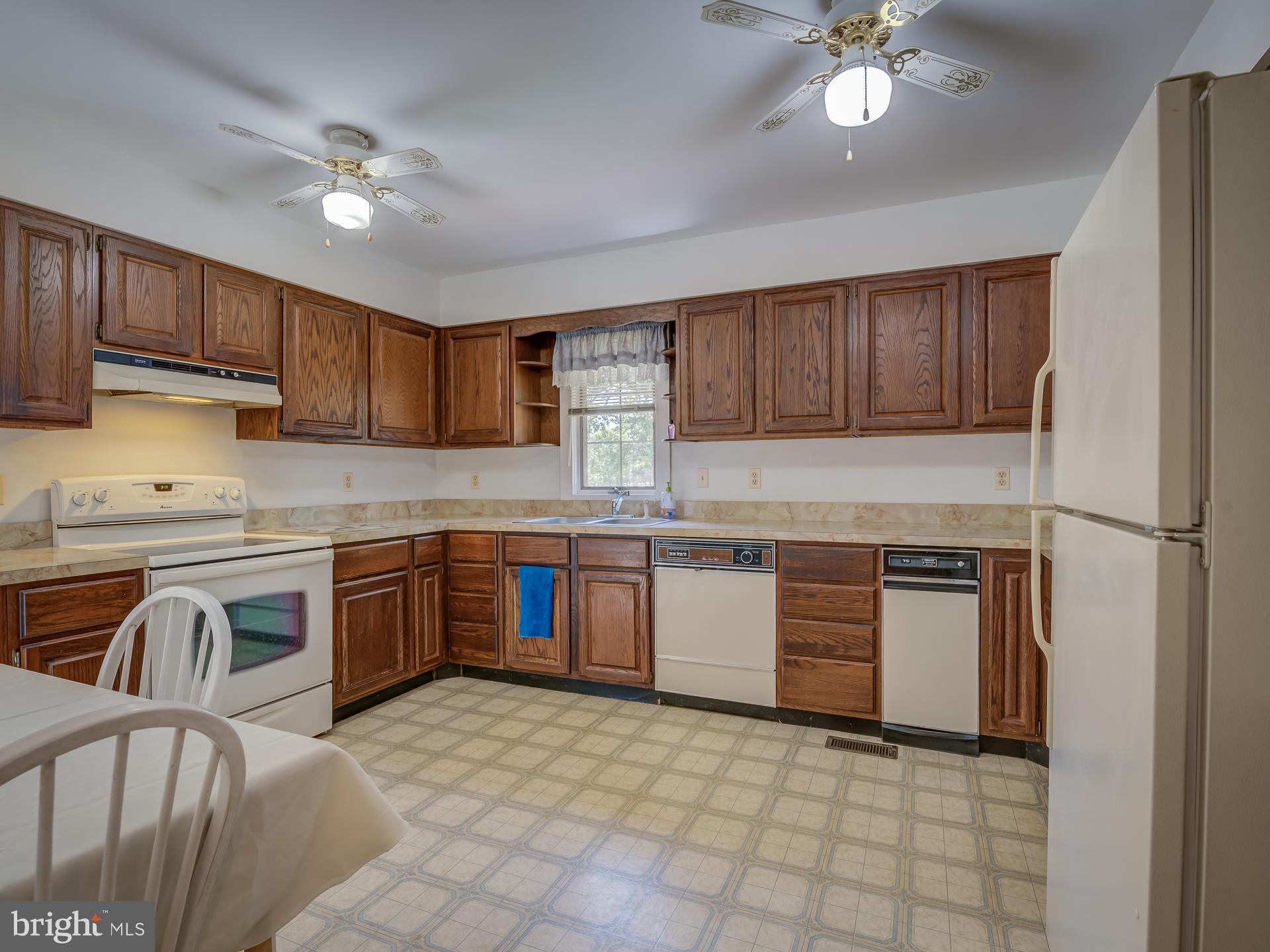12346 Elk Run Road Midland, VA 22728 - Photo 19 of 61 Kitchen