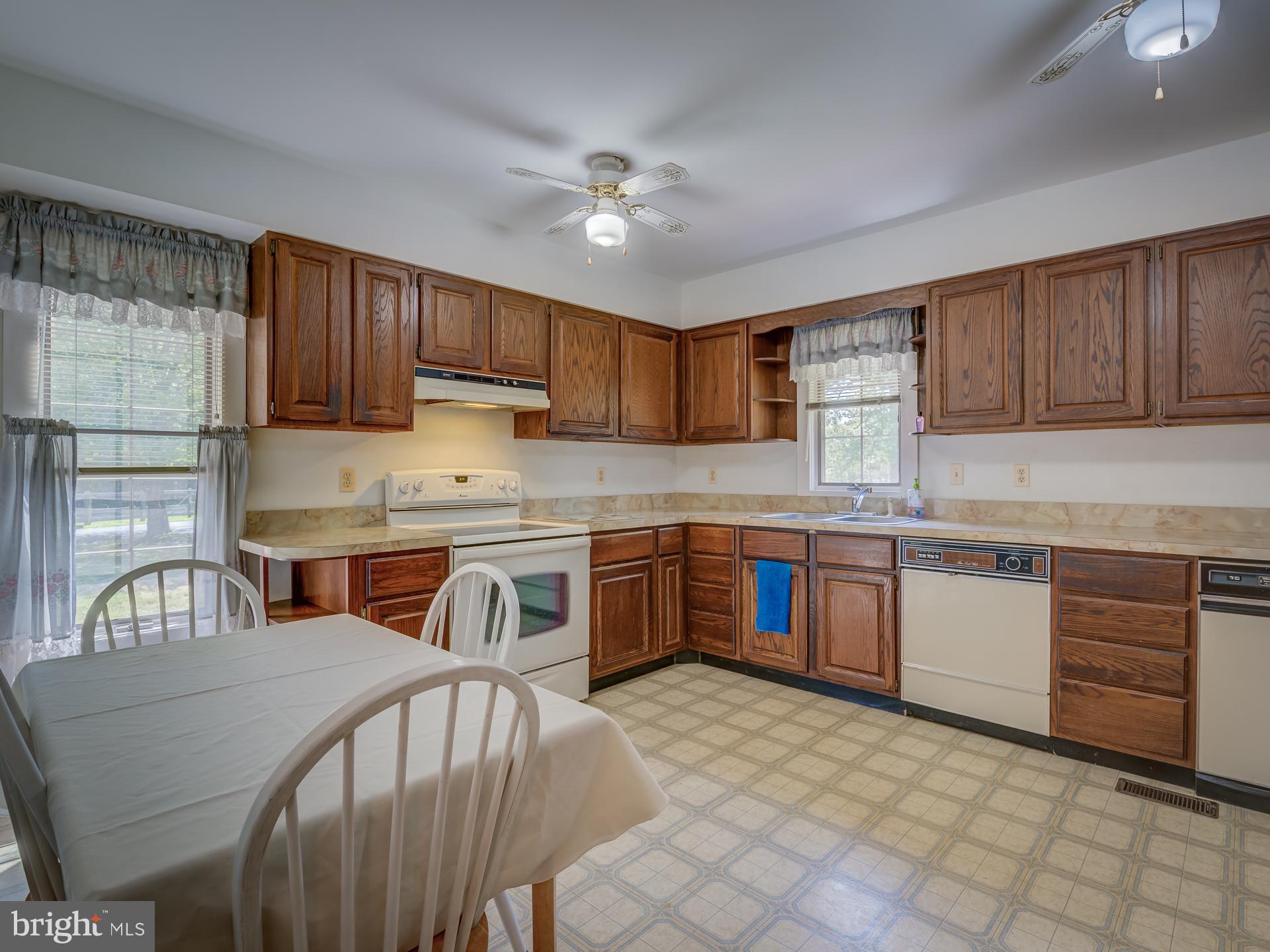 12346 Elk Run Road Midland, VA 22728 - Photo 20 of 61 Kitchen