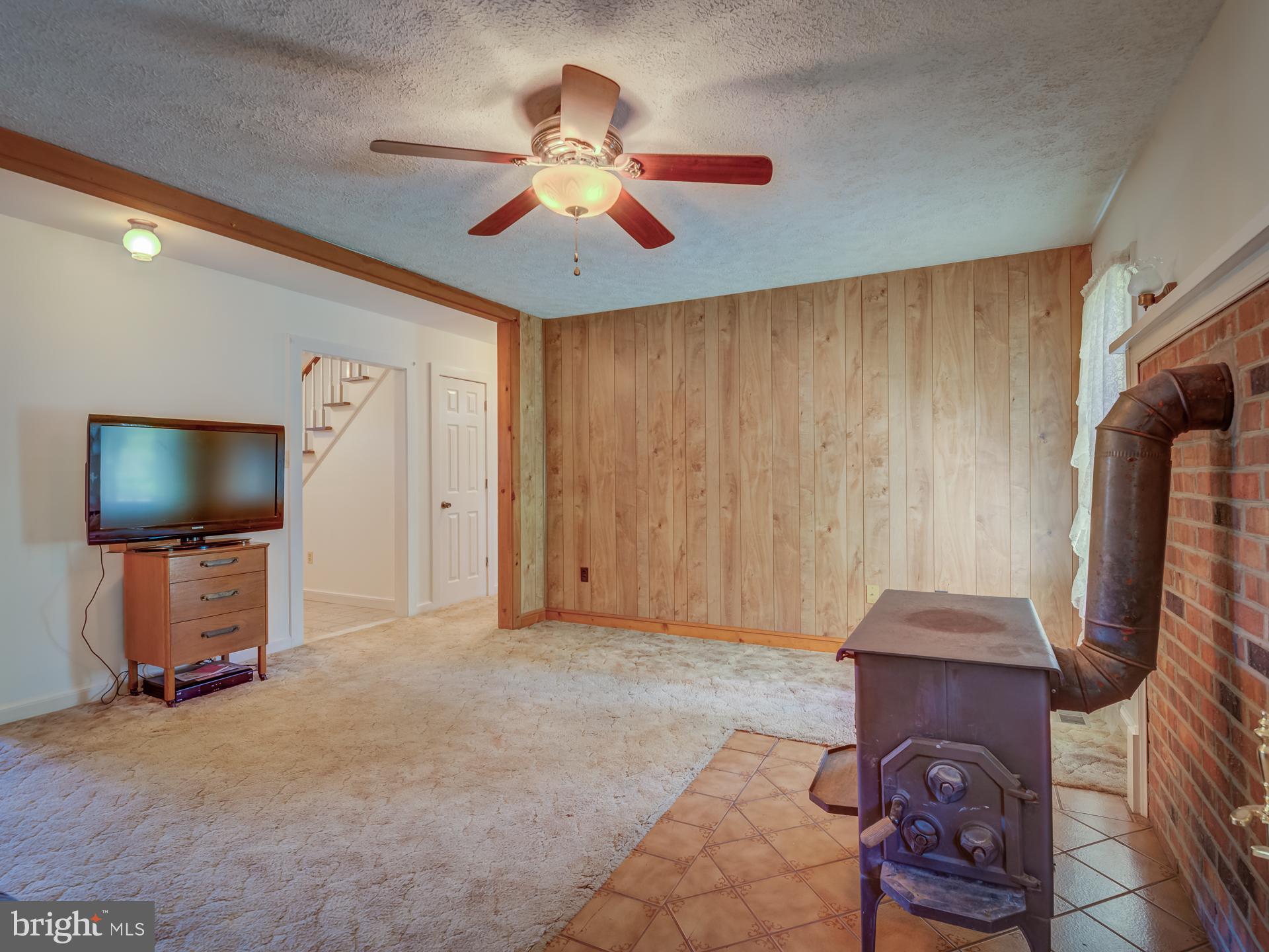 12346 Elk Run Road Midland, VA 22728 - Photo 27 of 61 Family Room