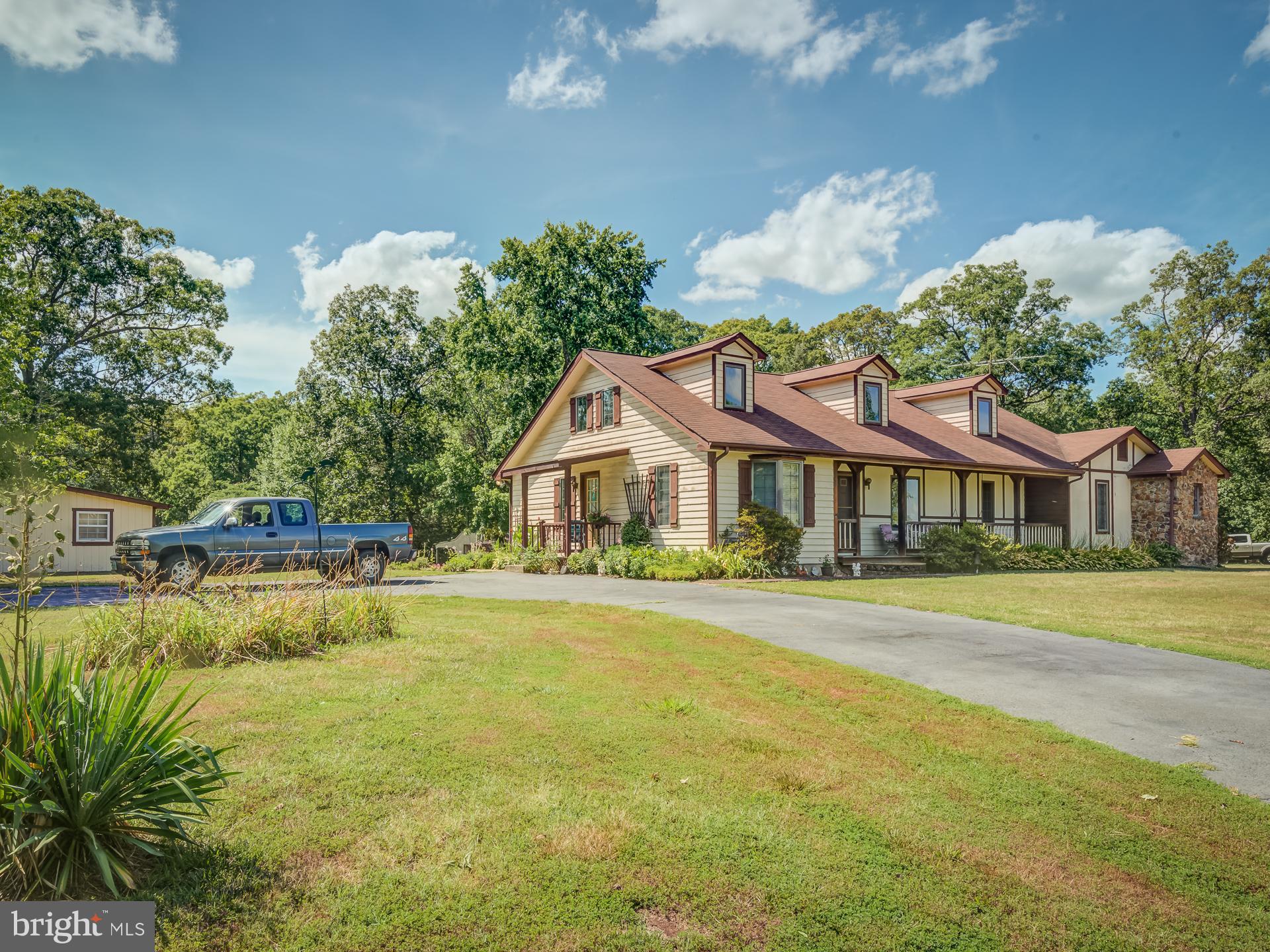 Side View entering the Circular Driveway