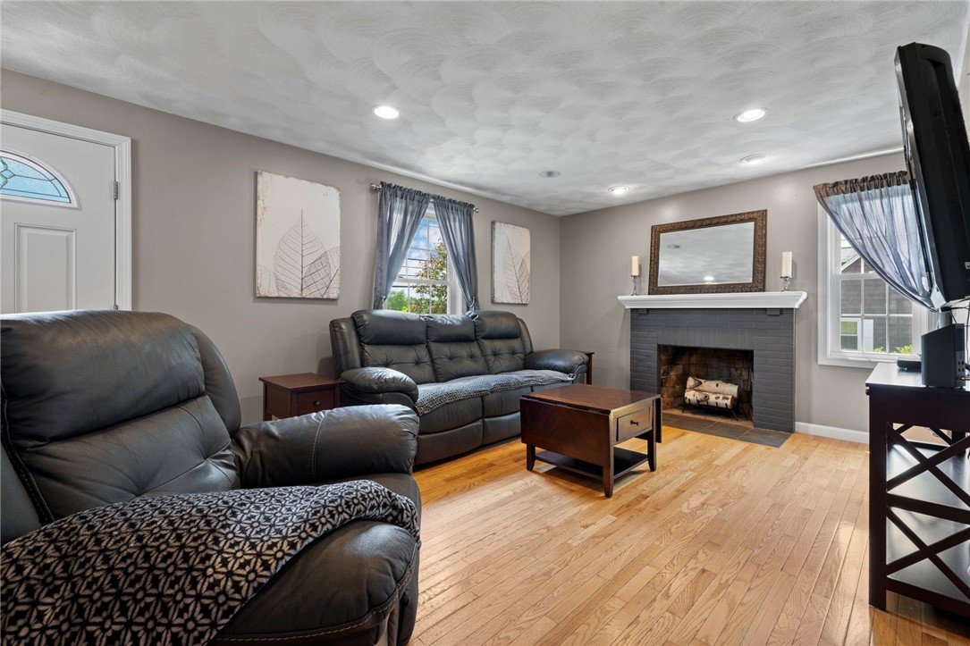 10 Reservoir Road Coventry, RI 02816 - Photo 14 of 37 Gallery Image 14