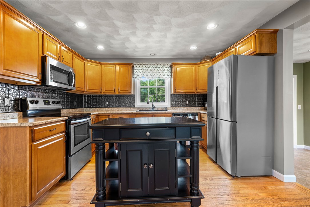 10 Reservoir Road Coventry, RI 02816 - Photo 5 of 37 Gallery Image 5