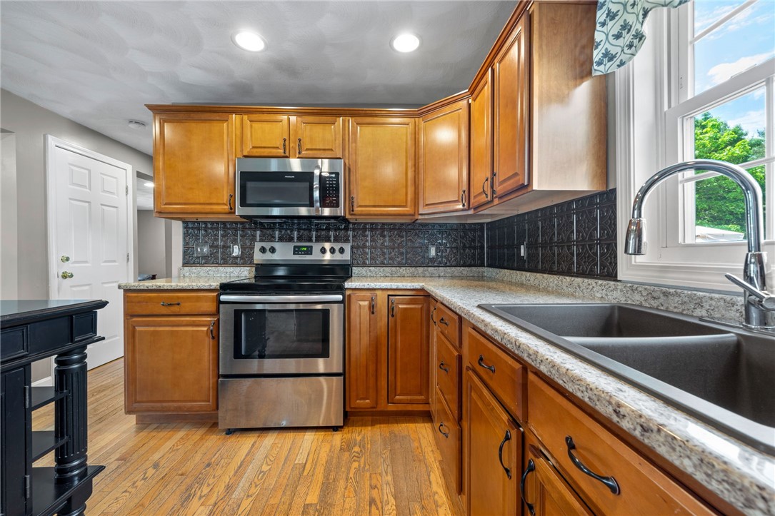 10 Reservoir Road Coventry, RI 02816 - Photo 7 of 37 Gallery Image 7