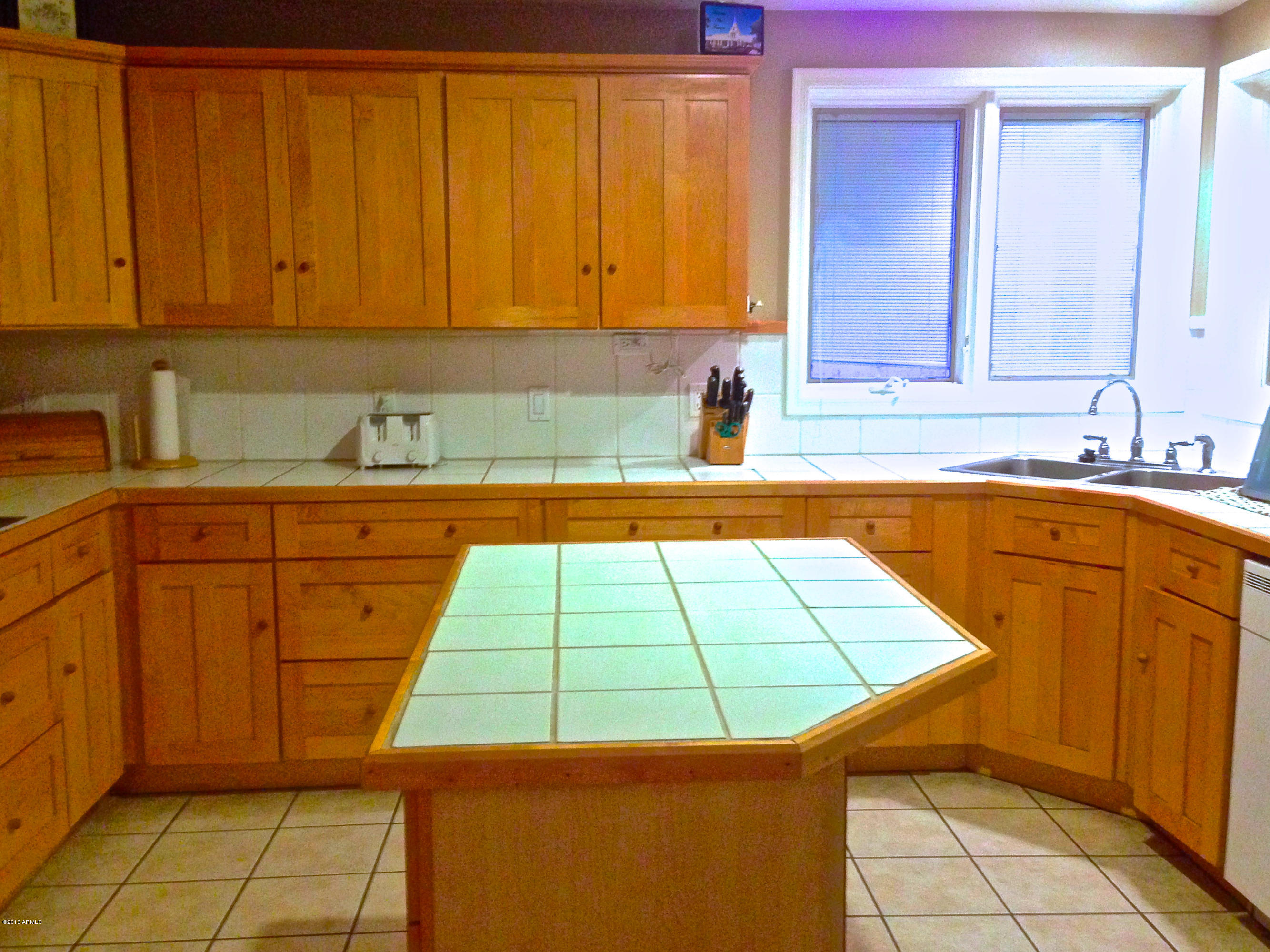 5808 West Hearn Road Glendale, AZ 85306 - Photo 3 of 8 Beautiful Kitchen