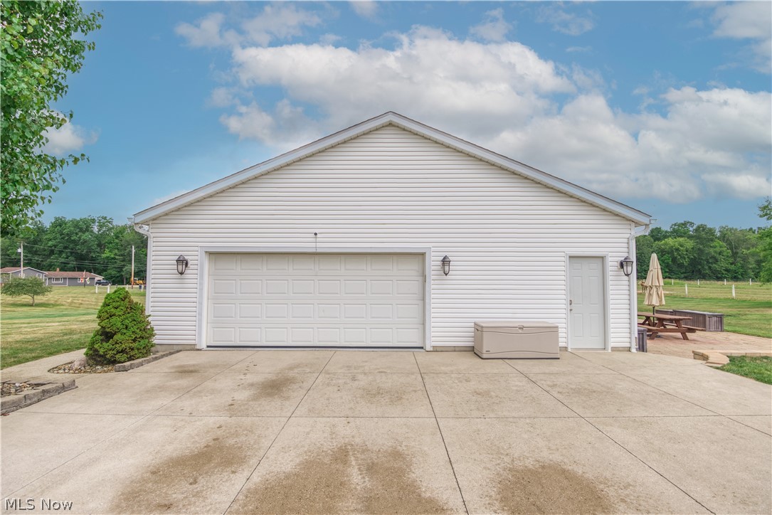 9715 Williams Road Diamond, OH 44412 - Photo 14 of 48 View of garage
