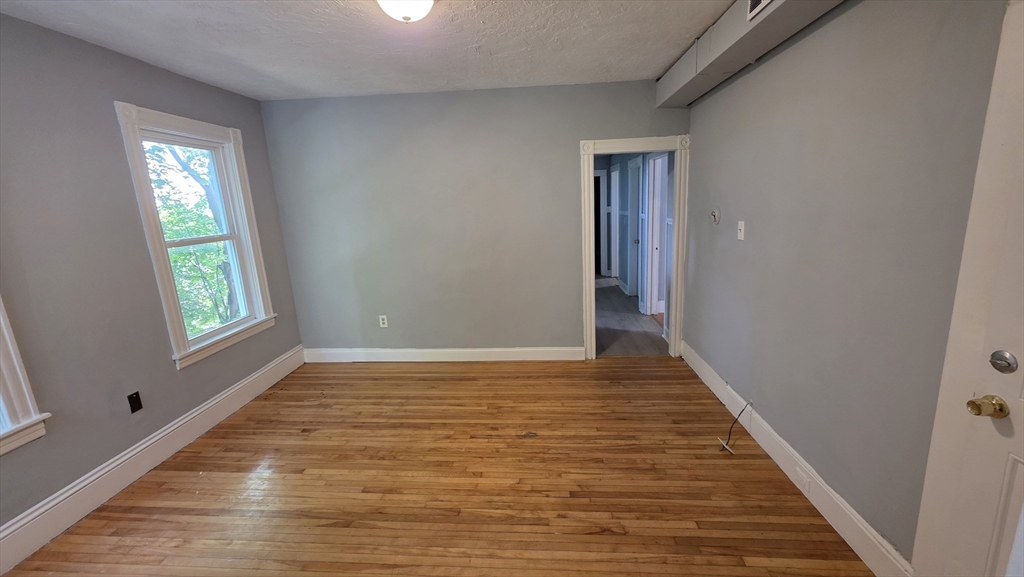 53 Merrifield Street Worcester, MA 01605 - Photo 9 of 27