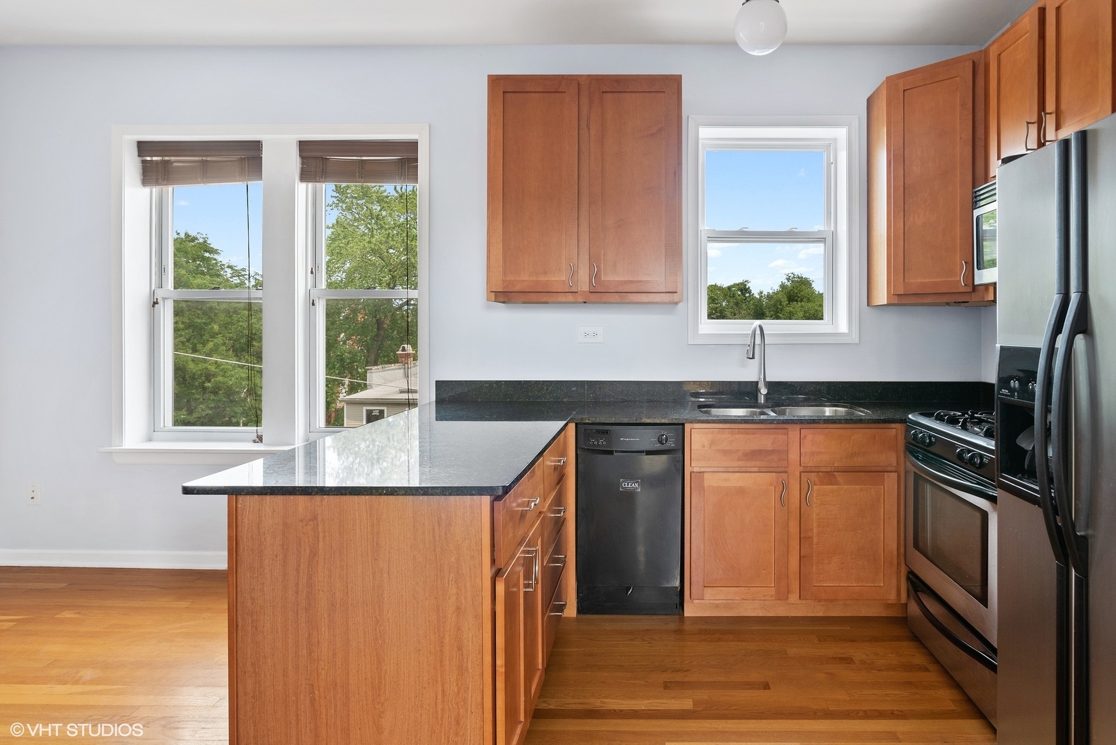 3315 West George Street, Unit 3 Chicago, IL 60618 - Photo 11 of 14