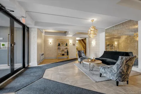 $319,000 | 58 Grace Avenue, Unit 1G, Great Neck, NY 11021