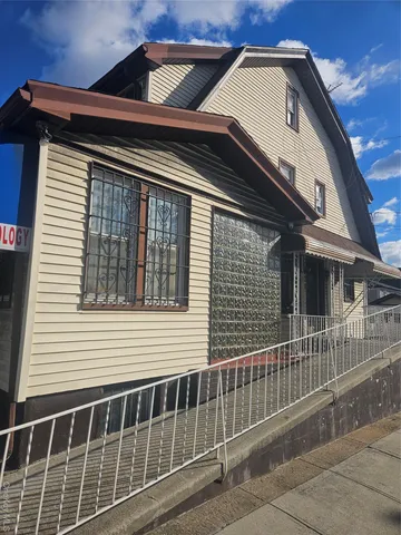 $965,000 | 196-02 Hillside Avenue | Hollis