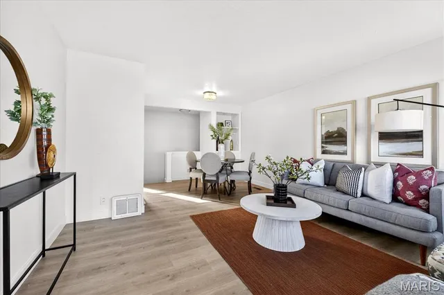 $250,000 | 8924 Anchor Drive, St. Louis, MO 63123