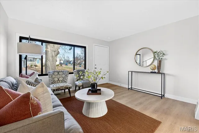 $250,000 | 8924 Anchor Drive, St. Louis, MO 63123