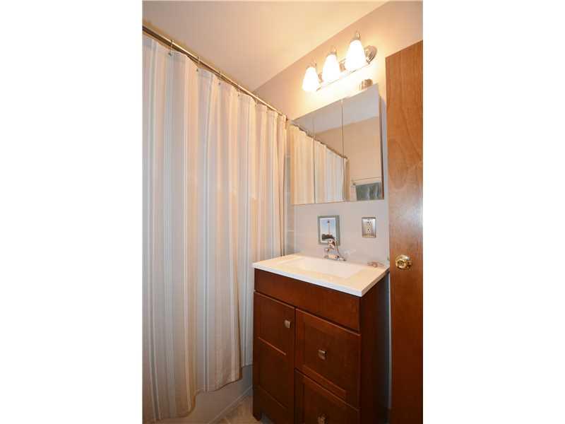 134 Buss Road Aliquippa, PA 15001 - Photo 16 of 25 Full Bath.