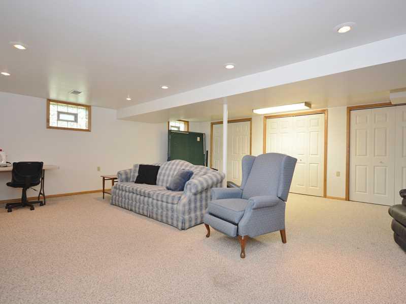 134 Buss Road Aliquippa, PA 15001 - Photo 17 of 25 Basement/Game Room.