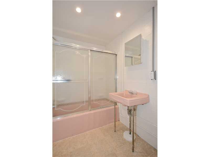 134 Buss Road Aliquippa, PA 15001 - Photo 19 of 25 Full Bath.