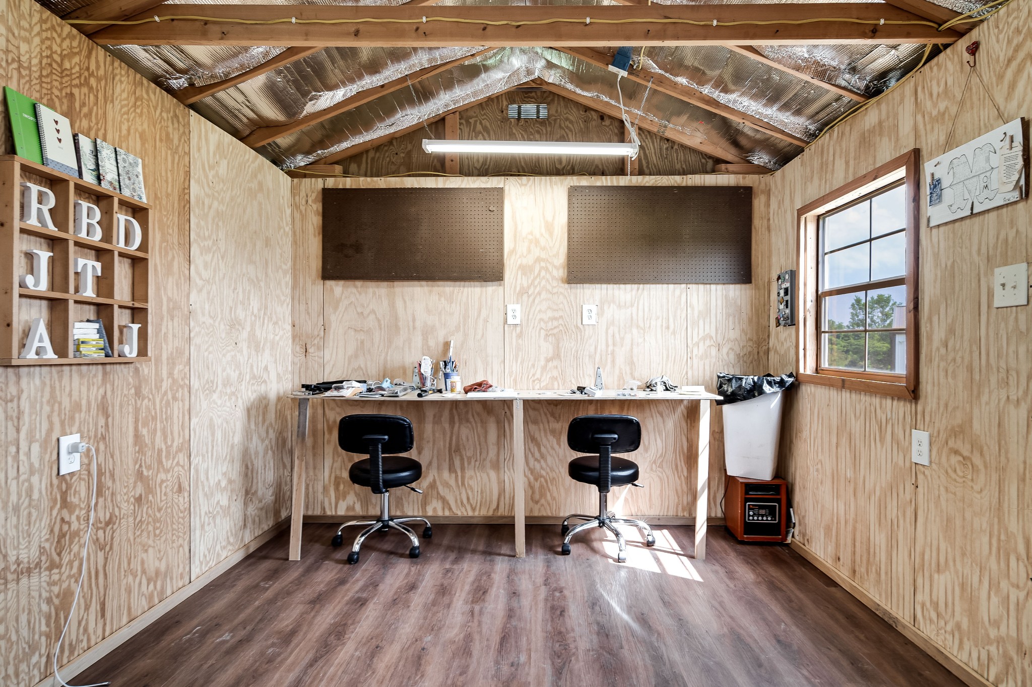 7040 Highway 231 Bethpage, TN 37022 - Photo 70 of 83 a view of a livingroom with furniture and a window