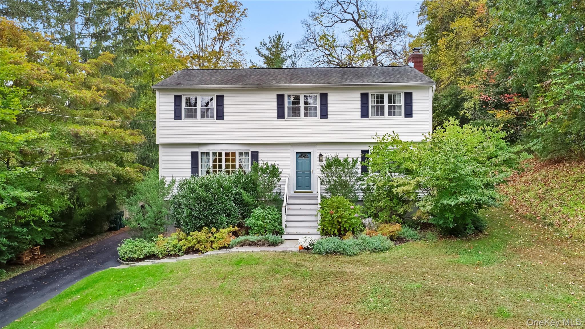 Welcome to 5 Rockledge Road in Katonah