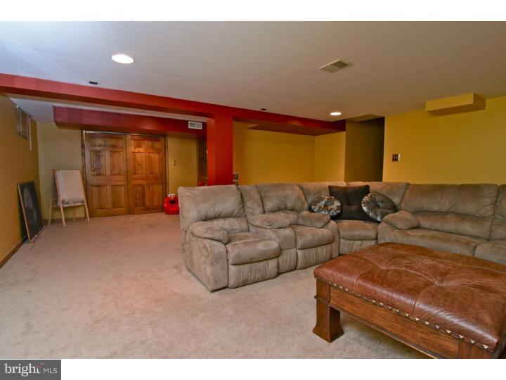 528 Cheyney Road Springfield, PA 19064 - Photo 17 of 25 Family Room