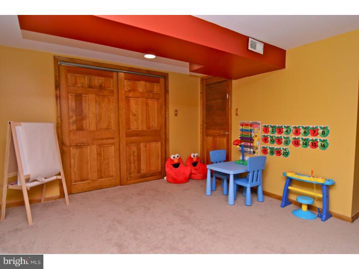 528 Cheyney Road Springfield, PA 19064 - Photo 18 of 25 Family Room