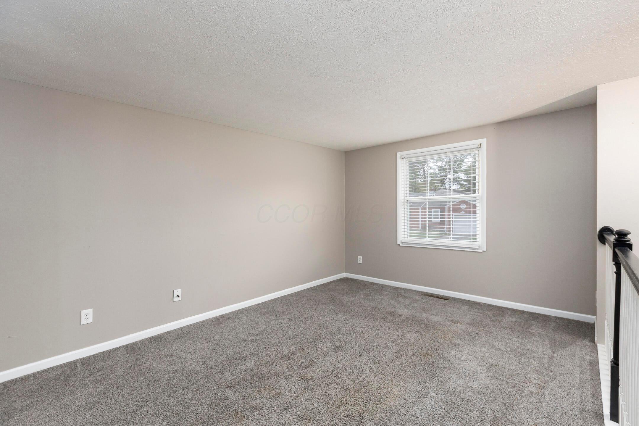 5910 Cairo Road Westerville, OH 43081 - Photo 3 of 44 5910 Cairo Road, Westerville-003