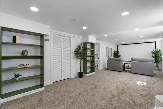 a view of livingroom with furniture