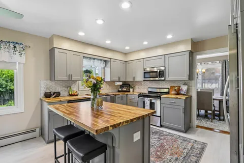 $599,900 | 8755 North Pelham Parkway, Bayside, WI 53217