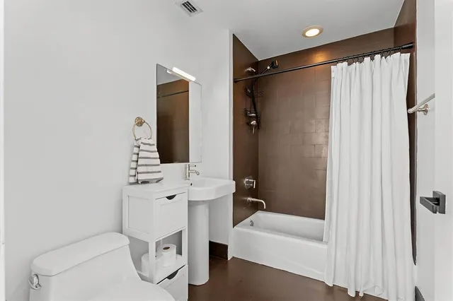 $6,700 | 1040 Biscayne Boulevard, Unit 3906, Miami, FL 33132