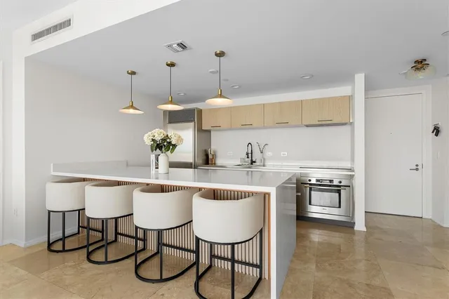 $6,700 | 1040 Biscayne Boulevard, Unit 3906, Miami, FL 33132