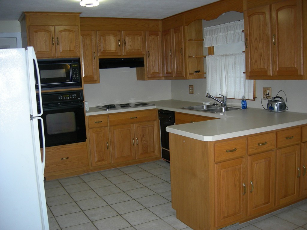 23 Oakhurst Street Springfield, MA 01104 - Photo 3 of 20