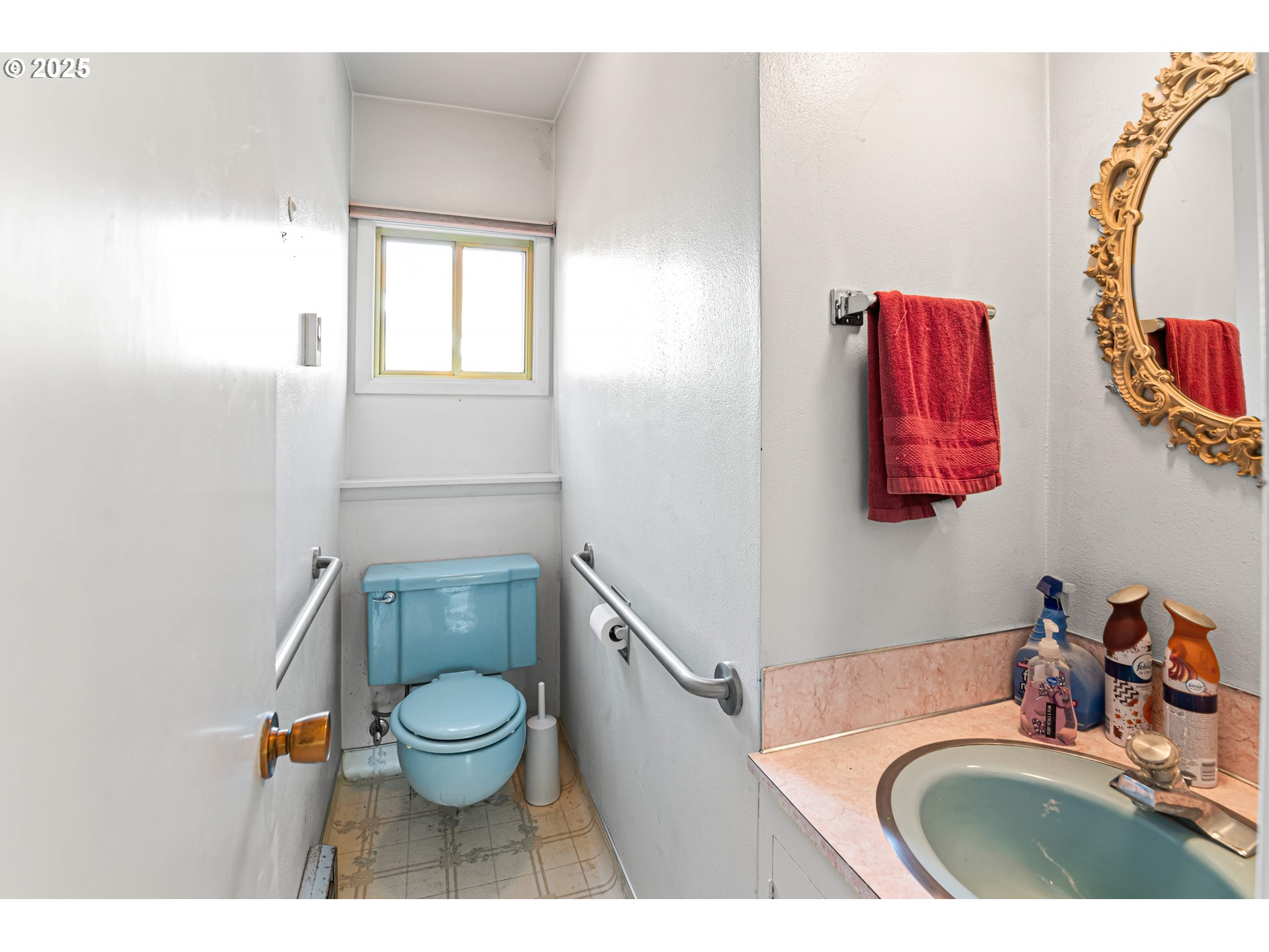 220 24th Street Southeast Salem, OR 97301 - Photo 15 of 38