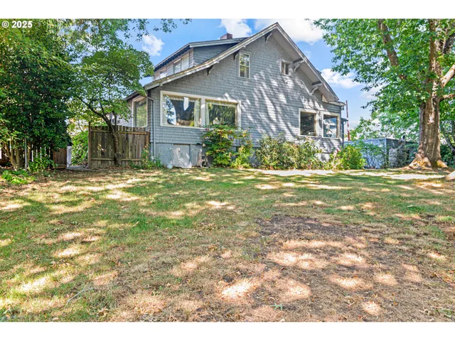 $515,000 | 220 24th Street Southeast, Salem, OR 97301