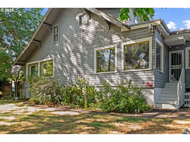 $515,000 | 220 24th Street Southeast, Salem, OR 97301