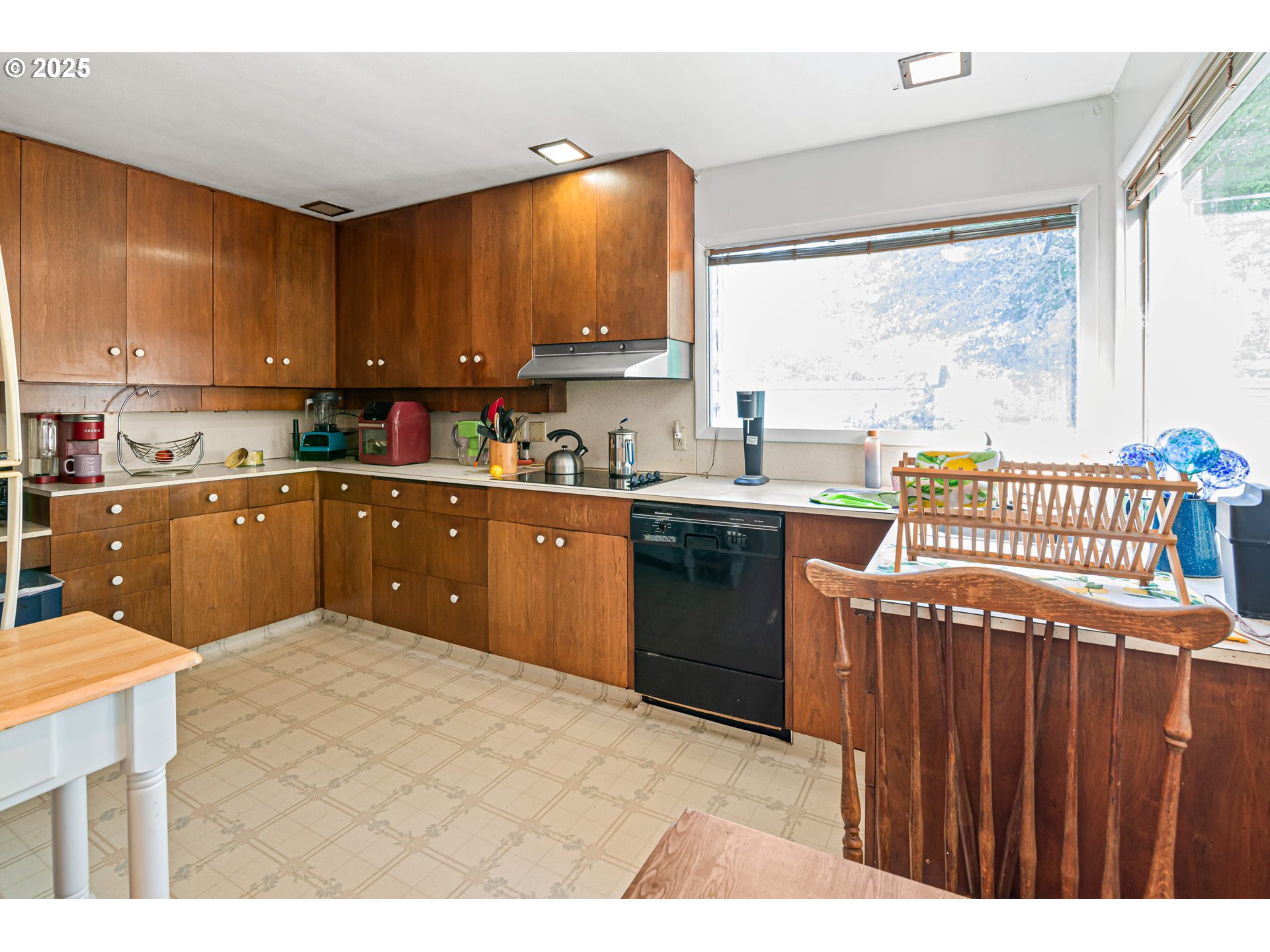 220 24th Street Southeast Salem, OR 97301 - Photo 6 of 38