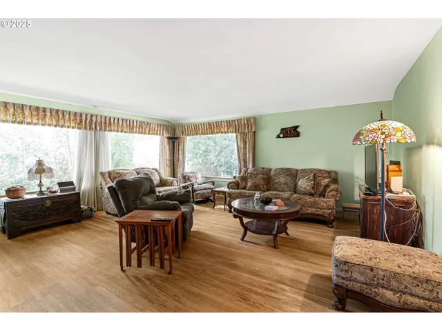 $515,000 | 220 24th Street Southeast, Salem, OR 97301