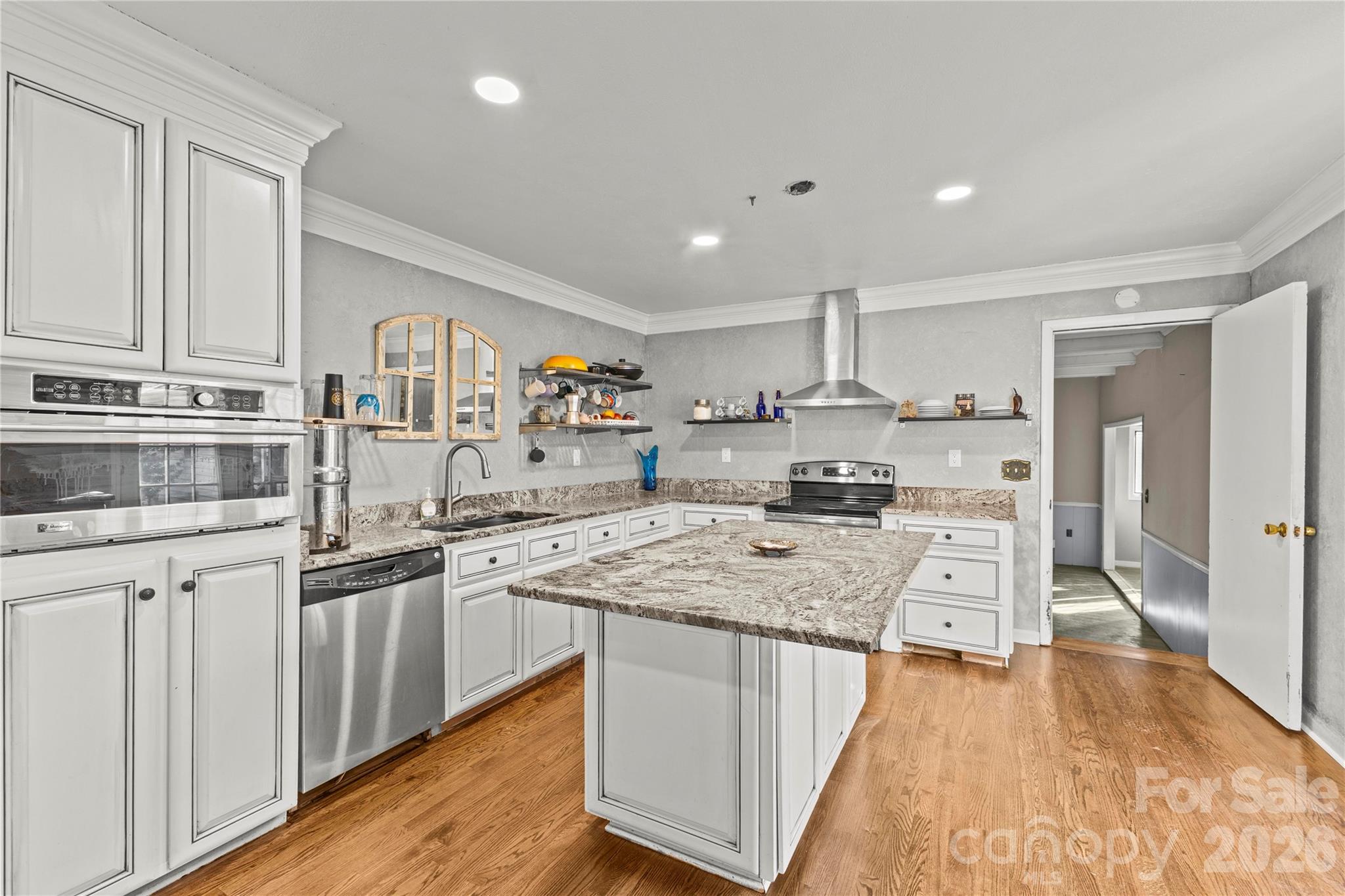 117 Robinson Avenue Matthews, NC 28104 - Photo 5 of 39