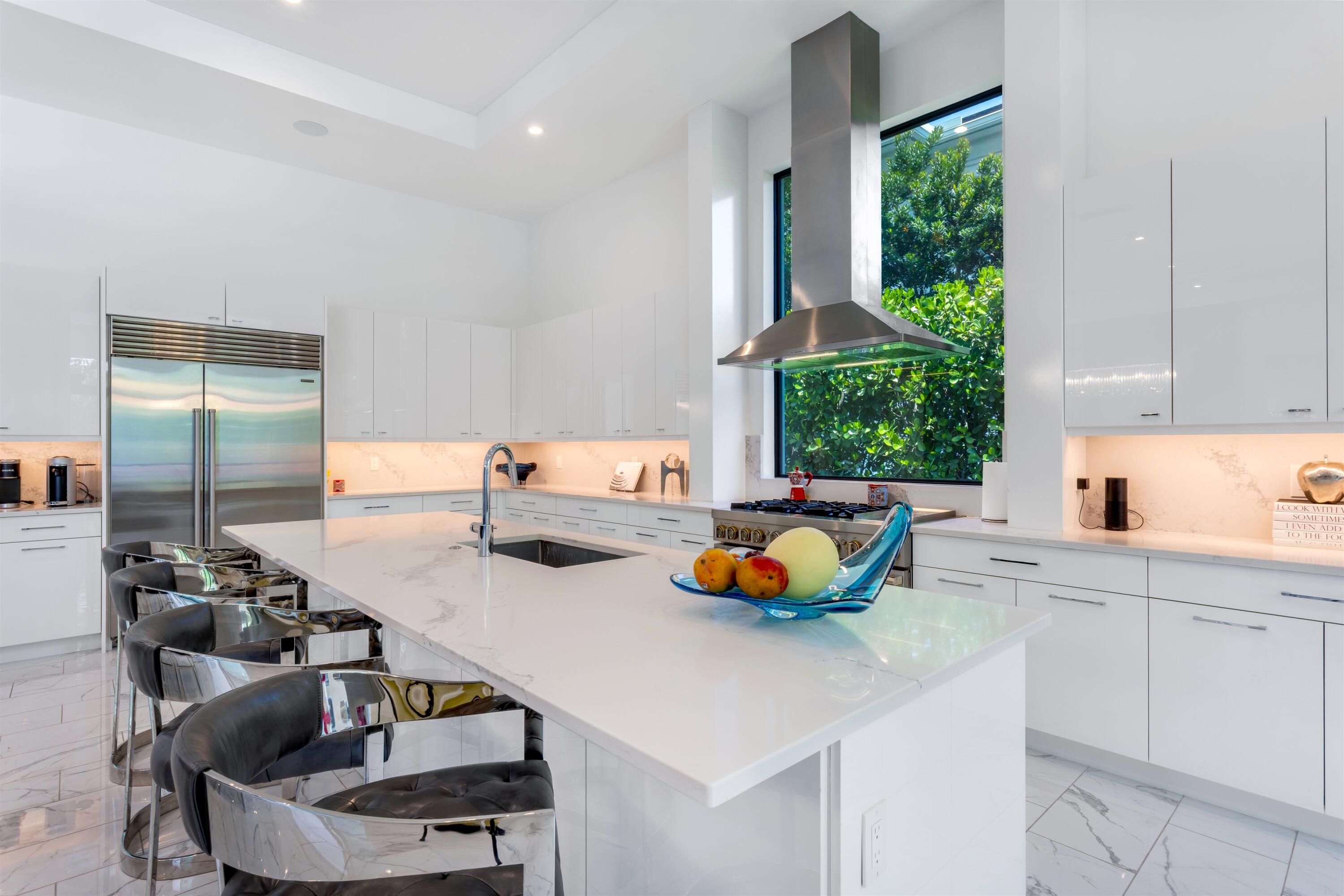 904 Northwest 2nd Street Boca Raton, FL 33486 - Photo 14 of 41 KITCHEN_ANGLE_LEFT