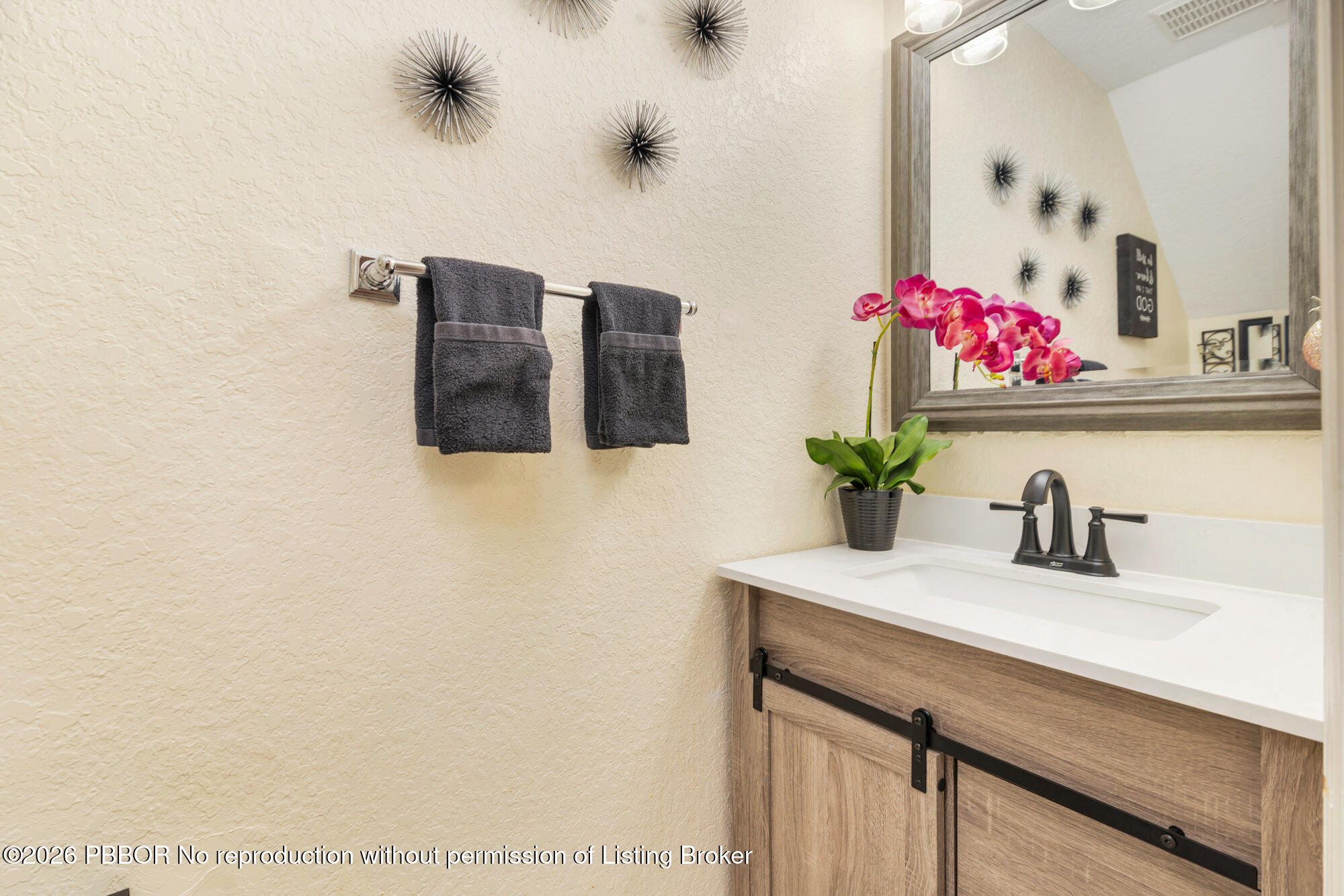 3725 Oleander Terrace, Unit 3725 Riviera Beach, FL 33404 - Photo 15 of 22 PowderRoom