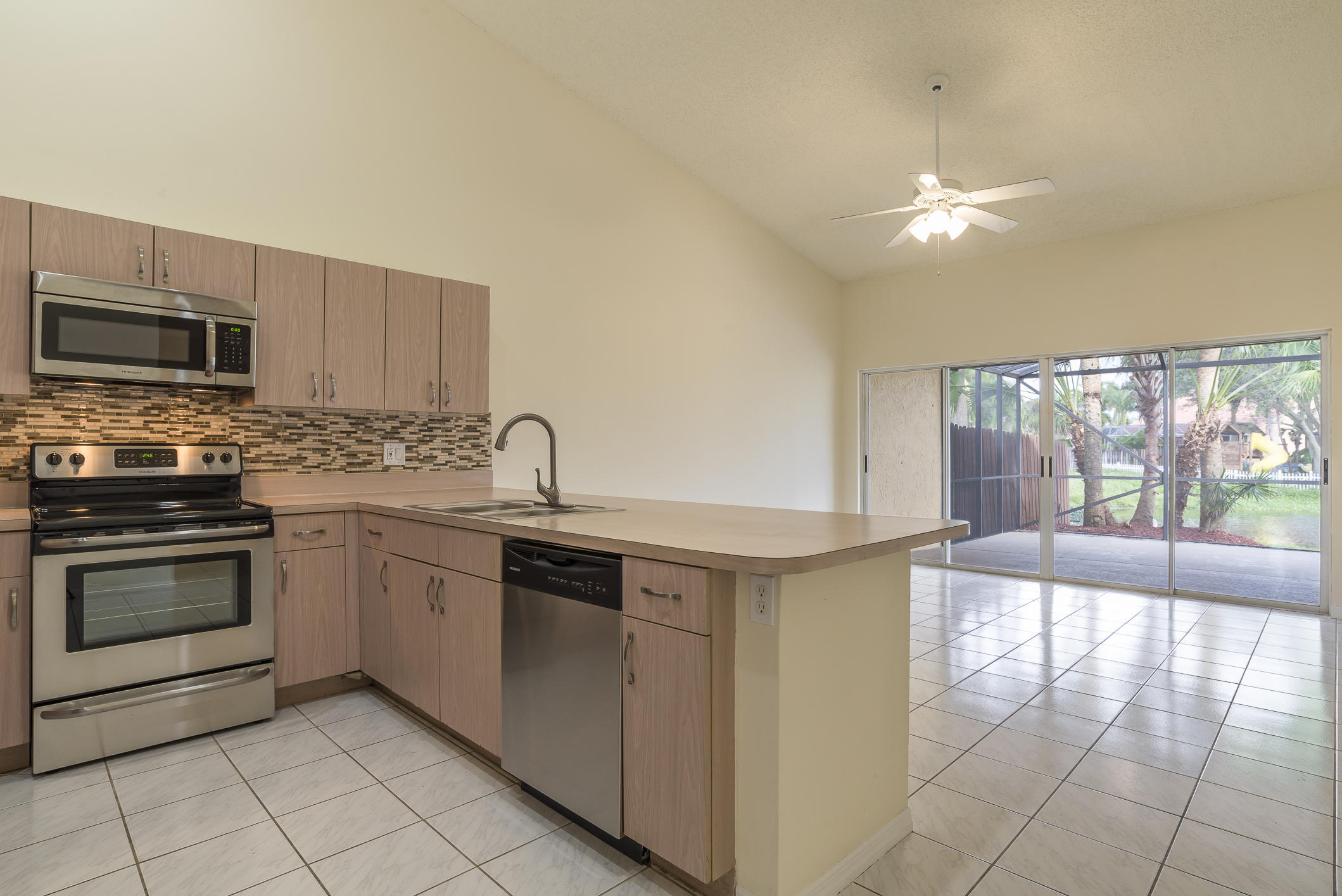 21390 Millbrook Court Boca Raton, FL 33498 - Photo 10 of 29 010_DSC9810