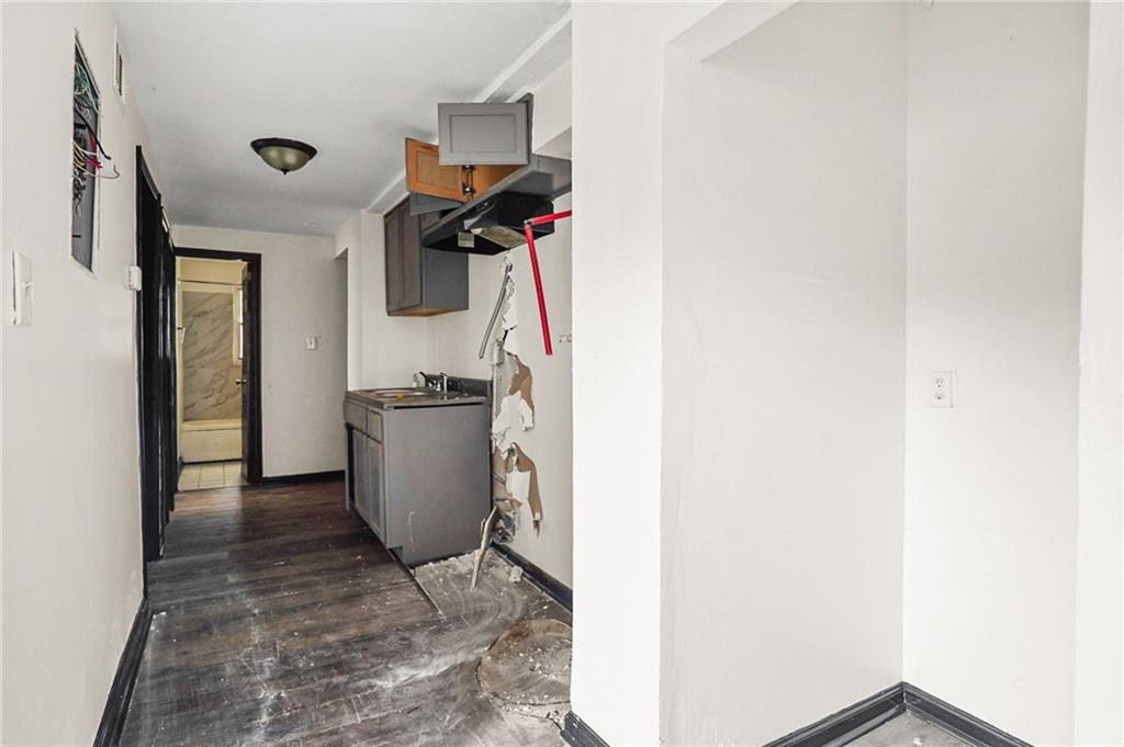 420 Griffin Street Northwest Atlanta, GA 30318 - Photo 11 of 40