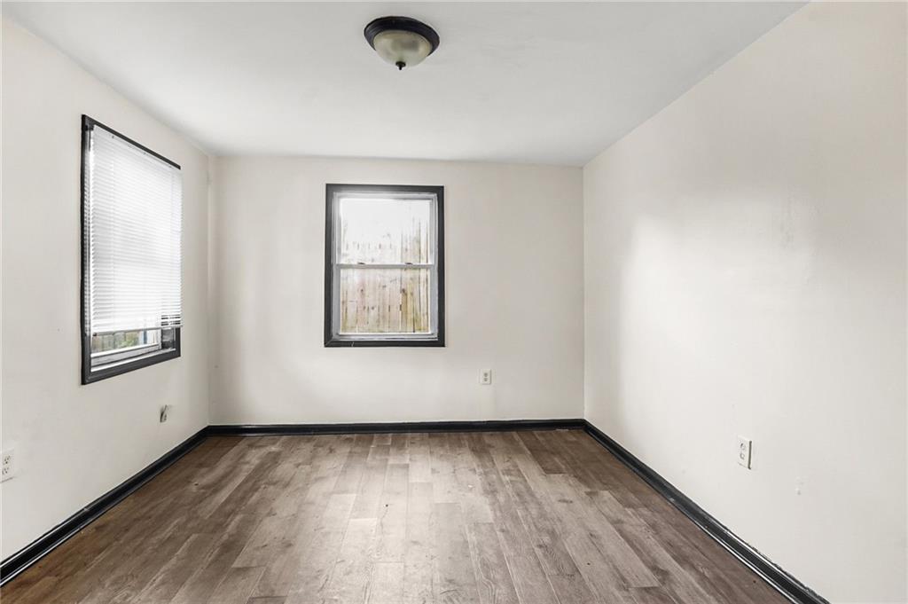 420 Griffin Street Northwest Atlanta, GA 30318 - Photo 15 of 40 an empty room with a window