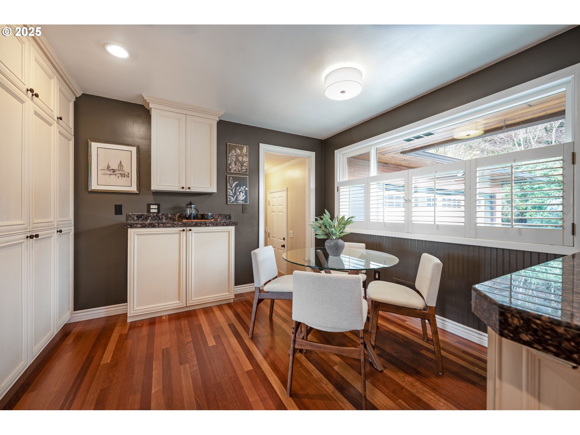 6255 Southwest Tower Way Portland, OR 97221 - Photo 19 of 48 Kitchen/Nook