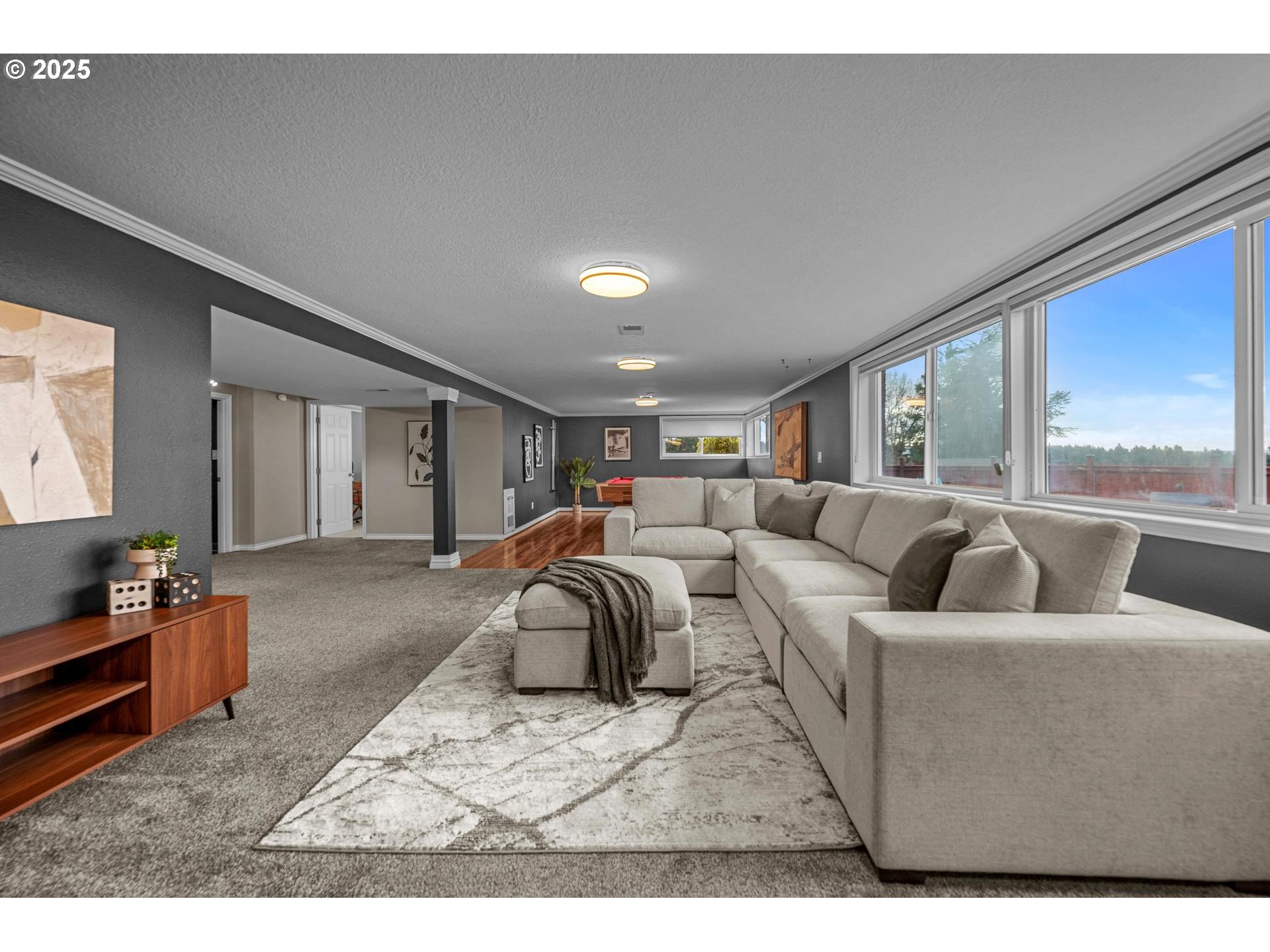 6255 Southwest Tower Way Portland, OR 97221 - Photo 32 of 48 Family Room