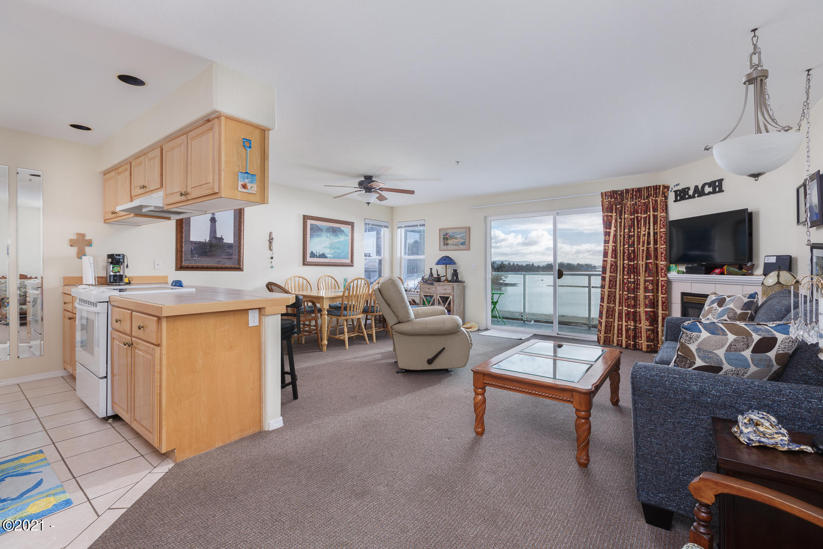 5201 Southwest Highway 101 Lincoln City, OR 97367 - Photo 5 of 19 WatersEdgeUnit401-01