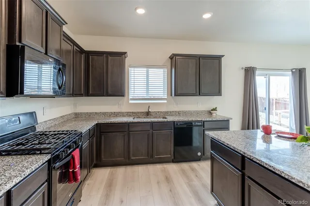 $418,900 | 325 Thomas Avenue, Keenesburg, CO 80643