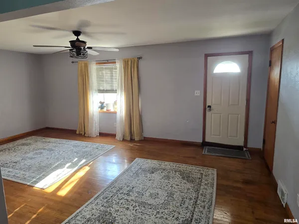 $99,500 | 104 Coriell Street, Green Valley, IL 61534