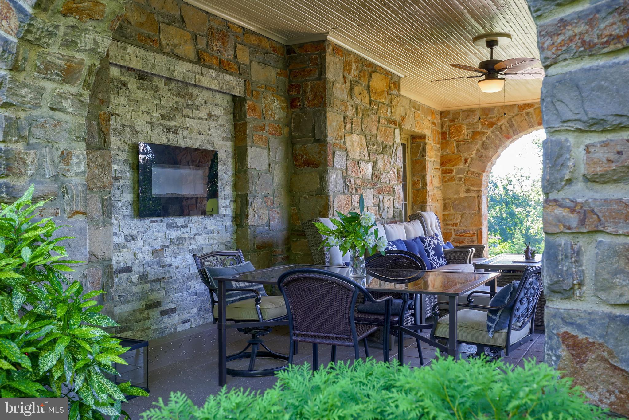 1415 Alsace Road Reading, PA 19604 - Photo 24 of 86 Porch